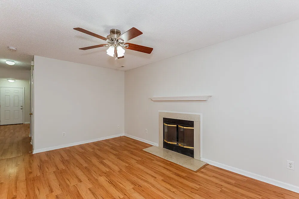 3 bed, 2.5 bath, 1768 sqft, $2,275 — Photo 4