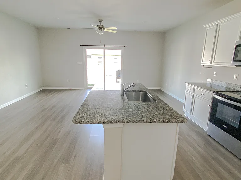 131 Cramsford St — Photo 6