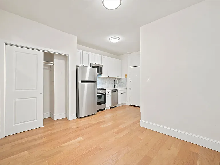 718-20 S 3rd St #2R — Photo 19