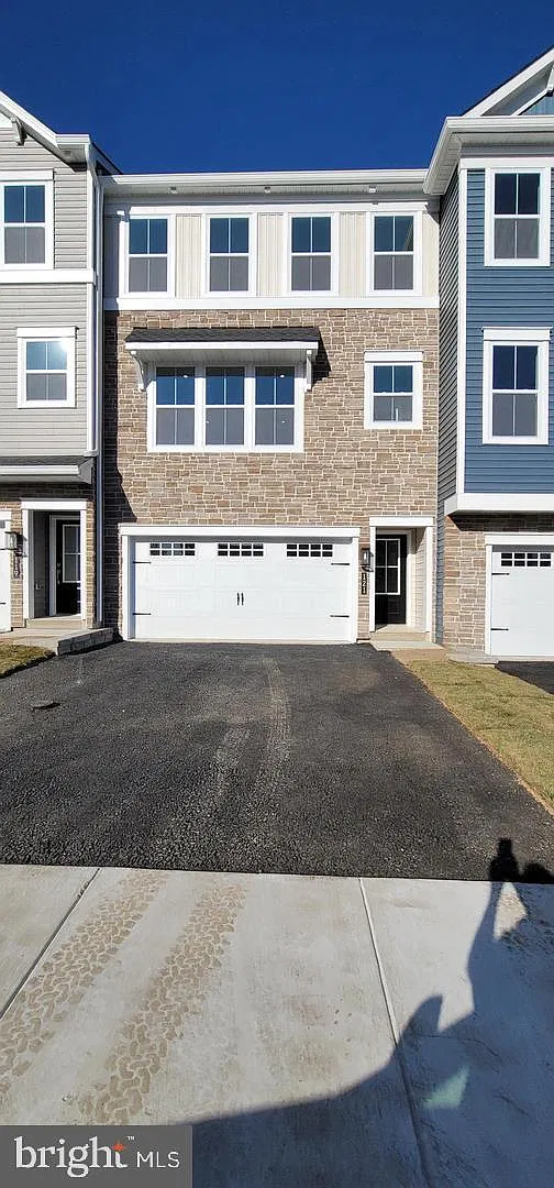 3 bed, 2.5 bath, $3,495 — Photo 3