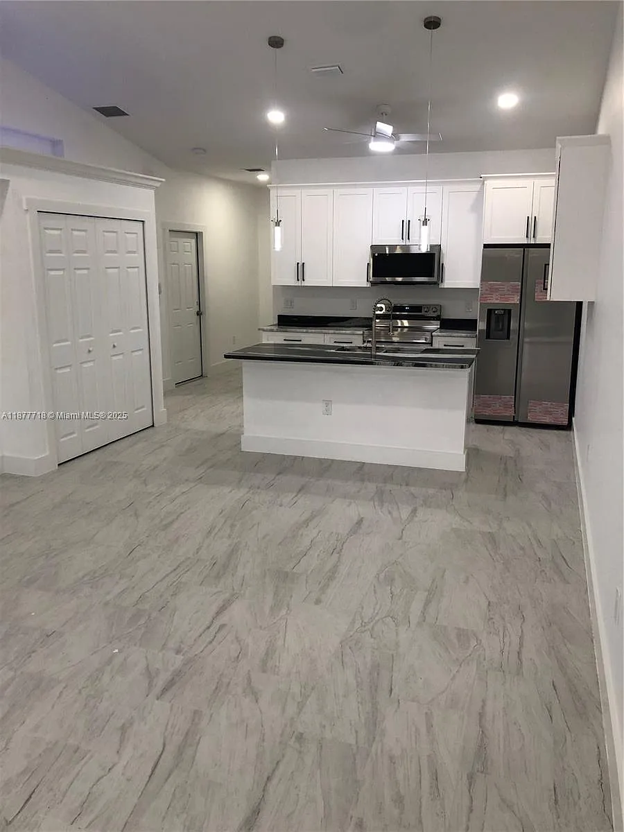 Building Photo - 4568 Golfview Blvd #1