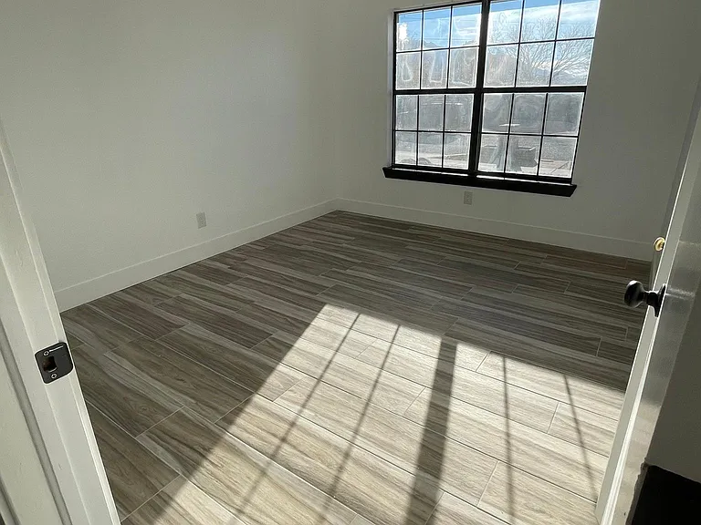 6729 Villa Hermosa Dr — Photo 10