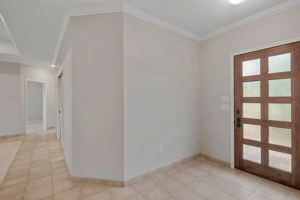 3 bed, 2.5 bath, 2229 sqft, $3,200 — Photo 3