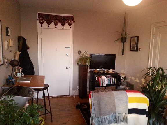 2nd image of 2530 N Sacramento Ave APT 304