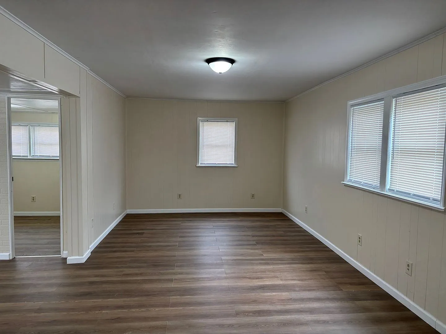 2-3 Bed, 1.5 Bath Mobile Home Located In Denton — Photo 4