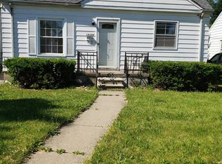 19394 Kingsville St, Harper Woods, MI 48225