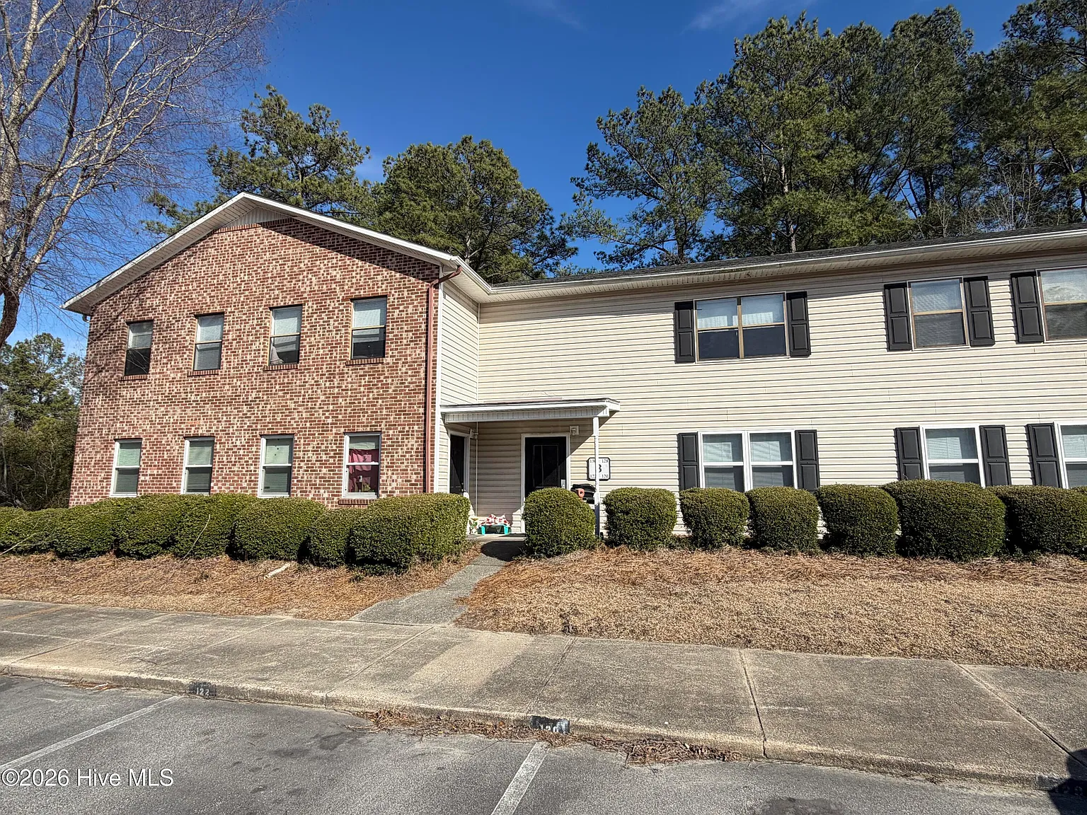 2 bed, 1.5 bath, $925 — Photo 1