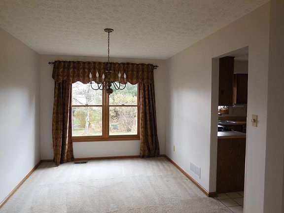2nd image of 214 Brantwood Ct