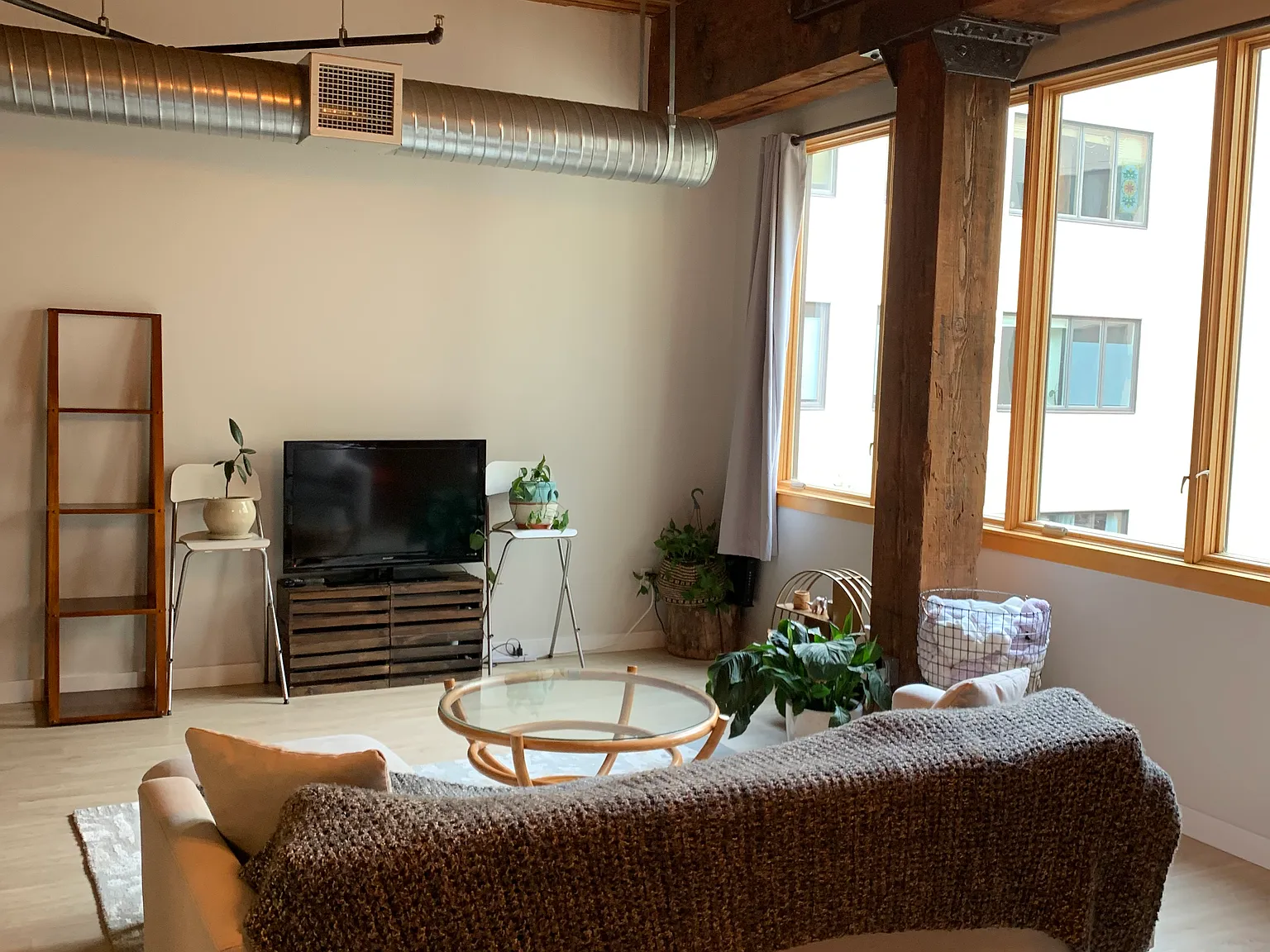 Studio, 705 sqft, $1,895 — Photo 2