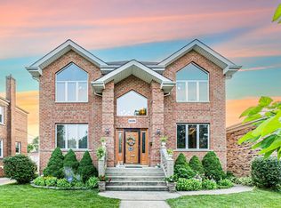8226 N Olcott Ave, Niles, IL 60714