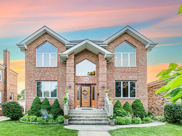 8226 N Olcott Ave, Niles, IL 60714