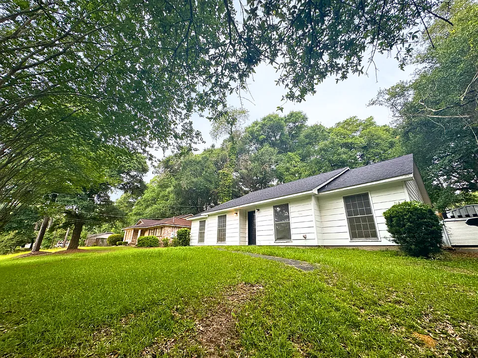 313 Vanderbilt Dr