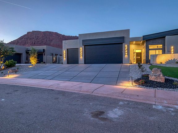 3rd image of 765 E Red Wash Cir