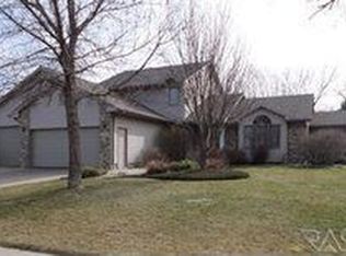 2300 S Roosevelt Ave, Sioux Falls, SD 57106
