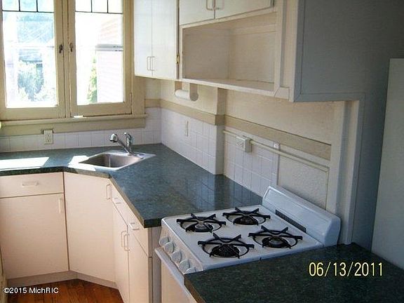 3rd image of 55 Union Ave NE