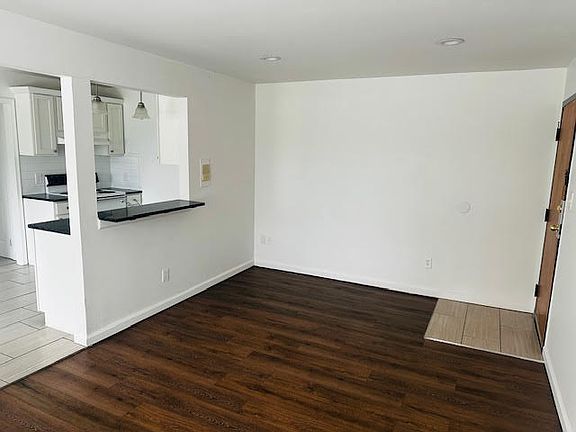 5th image of 66 Riverview St #5