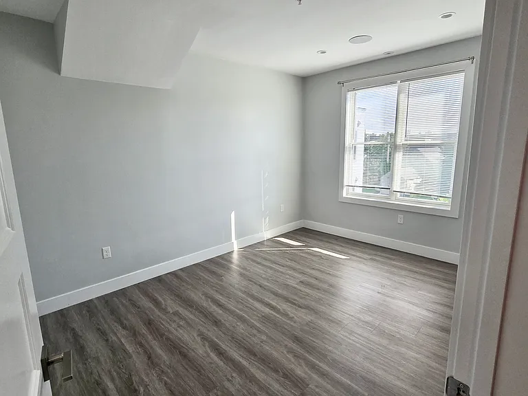 151 Hancock St #16 — Photo 13