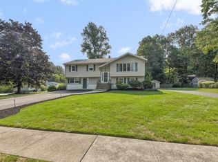 1 Post Ct, Butler, NJ 07405