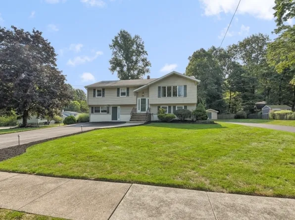 1 Post Ct, Butler Boro, NJ 07405