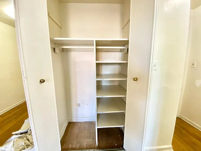 1545 Rhinelander Ave #1 — Photo 8