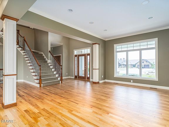 5th image of 401 Desiree Dr