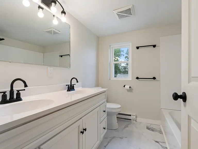 Upstairs Bathroom