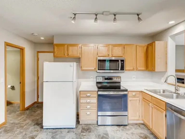 640 Knights Bridge Rd #640 — Photo 16