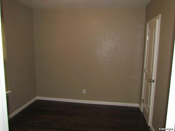 2nd image of 1711 W Laurel Suite B