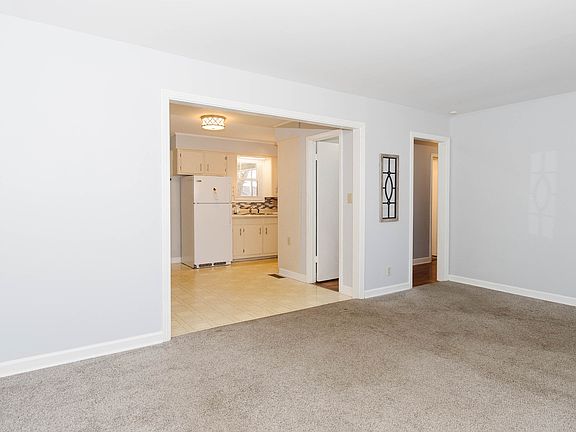 5th image of 1215 Dogwood Dr #A