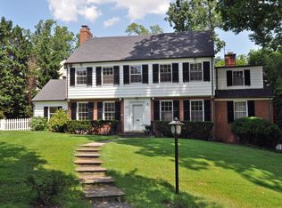 5713 Rockmere Dr, Bethesda, MD 20816