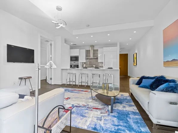 50 Liberty Dr Unit 9H, Boston, MA 02210