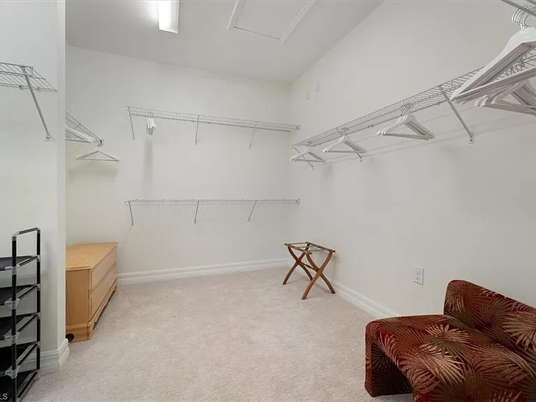 6140 Victory Dr — Photo 26
