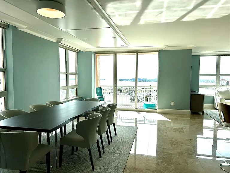 1350 Main St #1210 — Photo 6