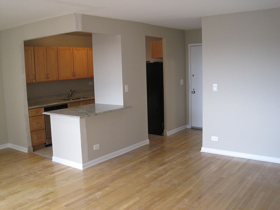 1st image of 80 N Moore St APT 23e