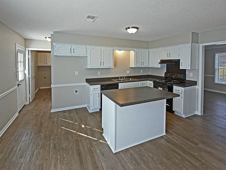 4108 Nipoma Cv — Photo 5