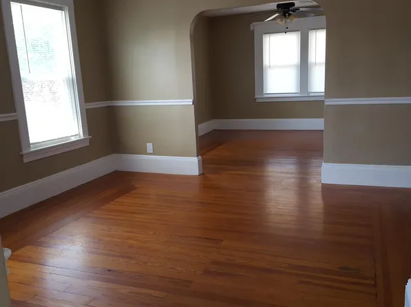 8 Littlefield St, Pawtucket, RI 02861