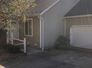 613 Hunters Trl, Akron, OH 44313