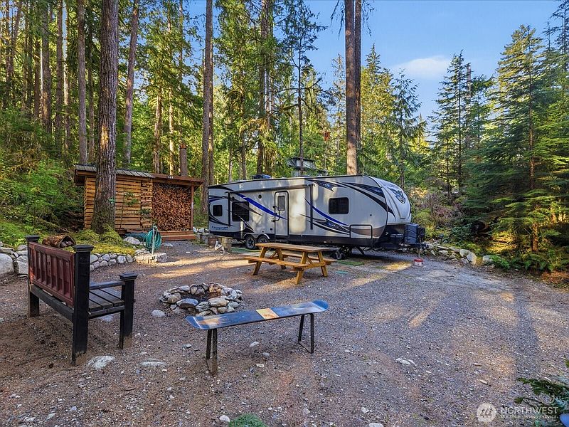 5th image of 63424 W Cascade Way