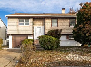 69 E 1st St, Freeport, NY 11520