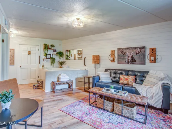 306 Baskins Creek Rd Unit 3-A, Gatlinburg, TN 37738