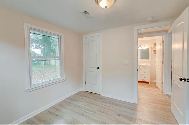 2209 Heriot St — Photo 16