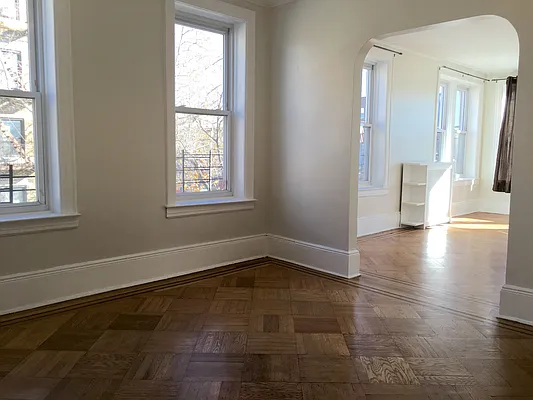 Rented by Capri Jet Realty Corp | media 10