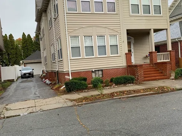 21-23 Gould St, New Bedford, MA 02740