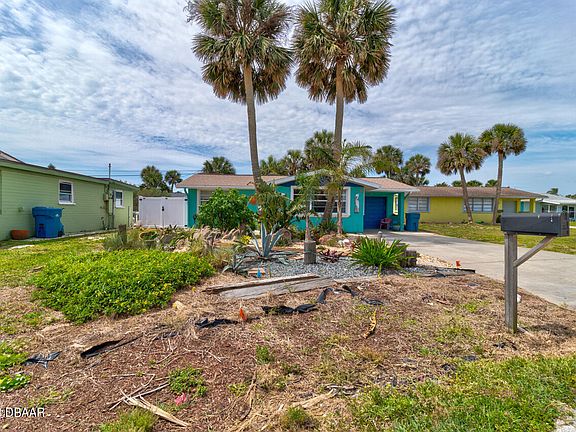 3rd image of 8 Poinsettia Dr