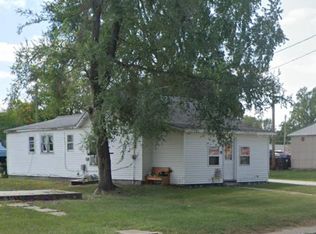 718 Buchanan St, Carthage, IL 62321