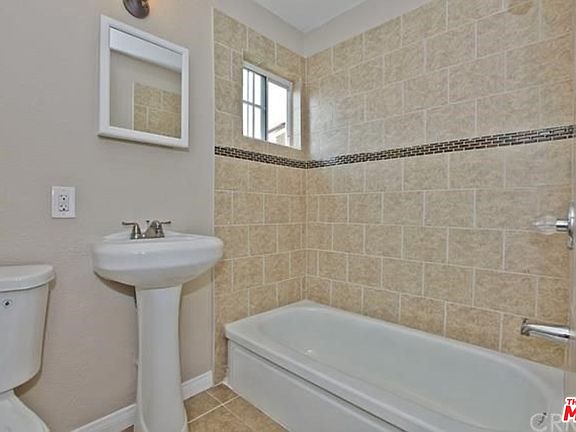 3rd image of 1343 W 67th St