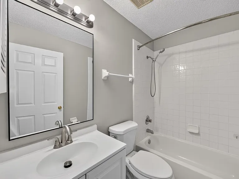 9256 Dale View Ln W — Photo 23