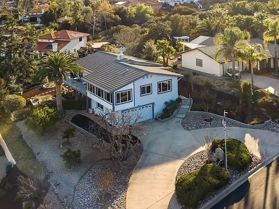 4th image of 15560 Vista Vicente Dr