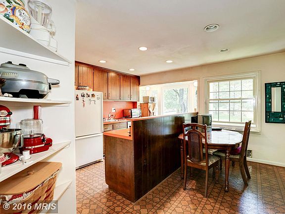 5th image of 514 Calvin Ln