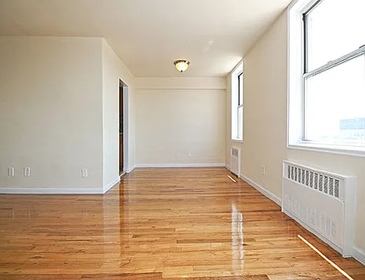 Rented by SW Queens Mezzanine | media 21